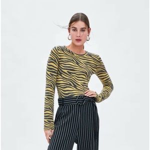 NWOT* ZARA Trafaluc - Zebra Cropped Sweater Top